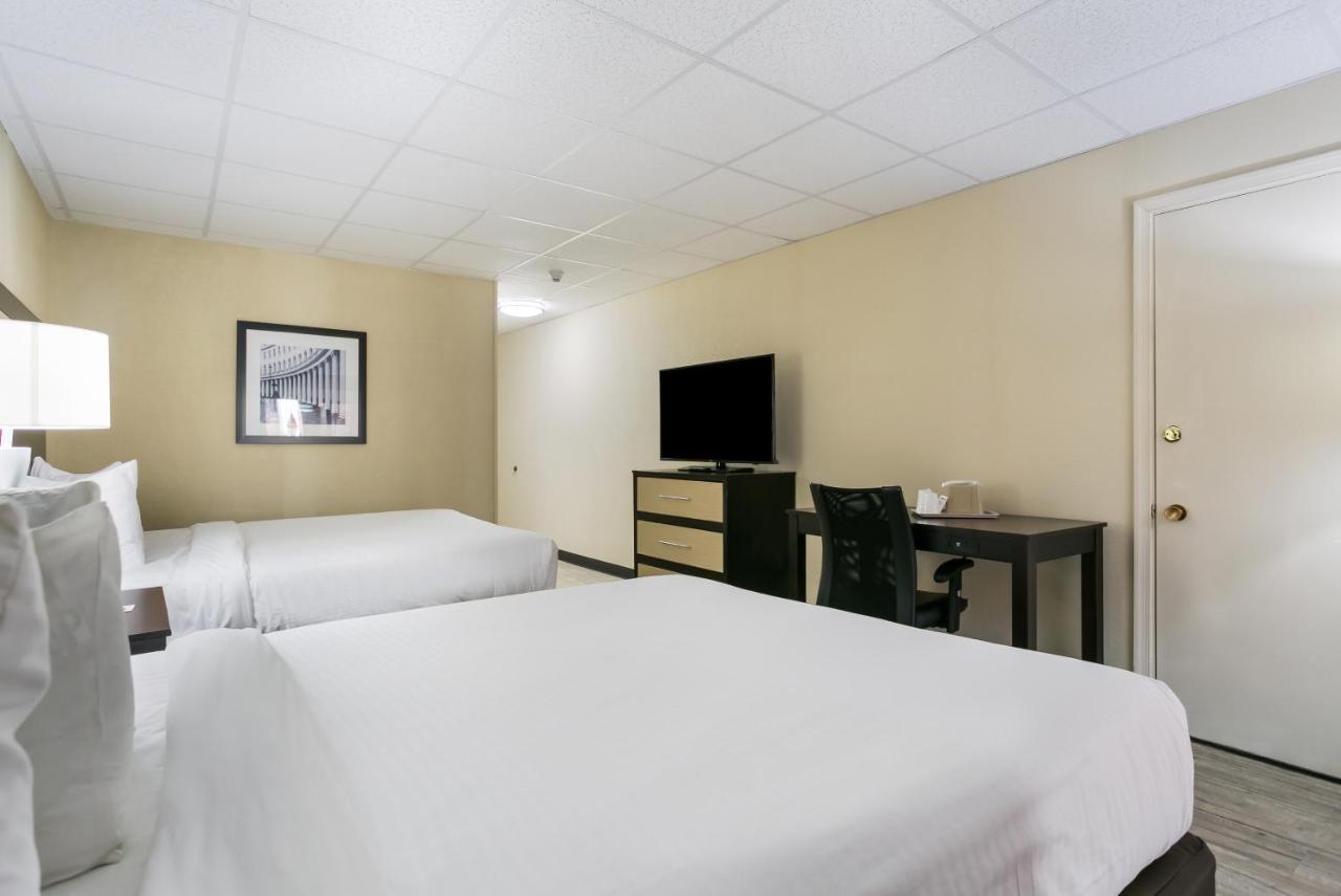 Eisenhower And Conference Center 3*