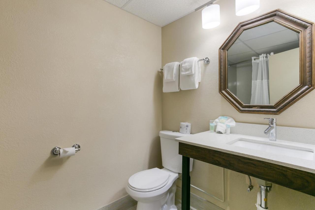 Eisenhower And Conference Center Hotel 3*